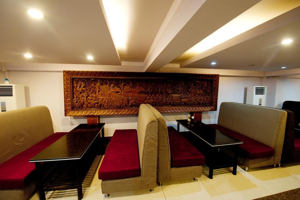 Circuit Hotel & Cafe - Nana Hotel Phnom Penh Exterior photo